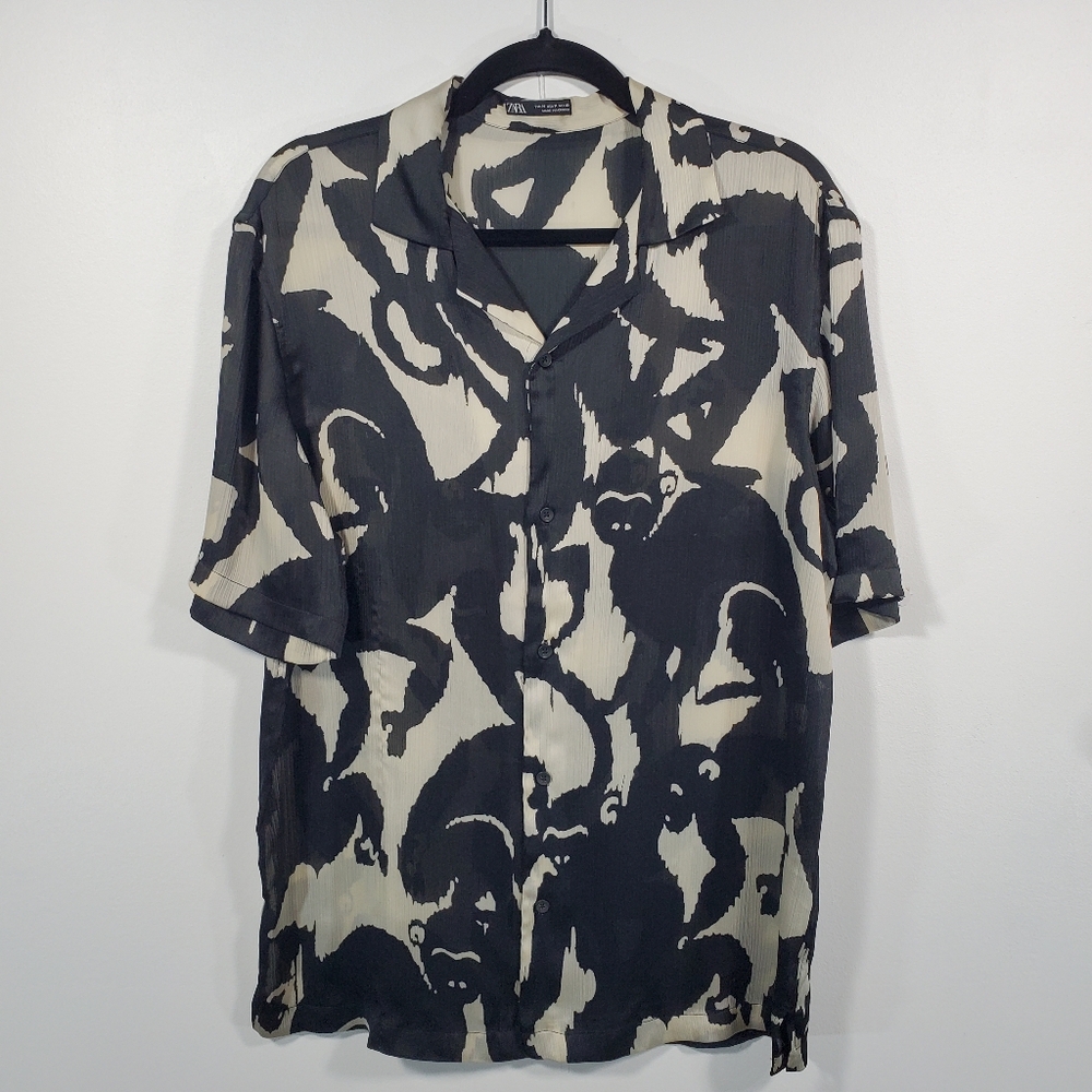 ZARA Men's Black & White Monkey Pleated Button Down Short Sleeve Top